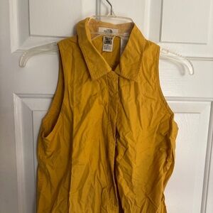 Northface Robert Comstock Sleeveless Gold Collared Shirt Size 6